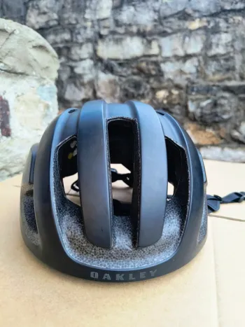 Used Oakley ARO3 MIPS bike