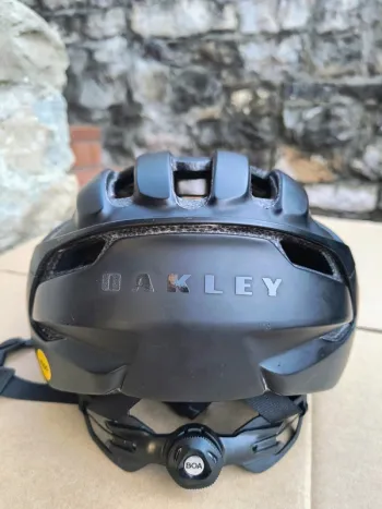 Used Oakley ARO3 MIPS bike — image 3 of 6