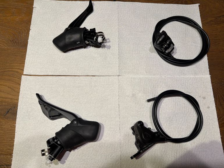 Brugt Shimano GRX Di2 Dual Control Lever 12-speed bike — billede 1 af 2