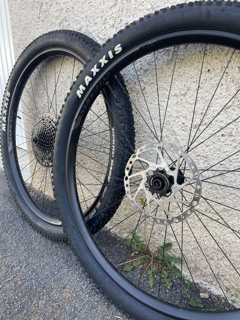 Used Syncros X30SE Wheelset bike — image 2 of 3