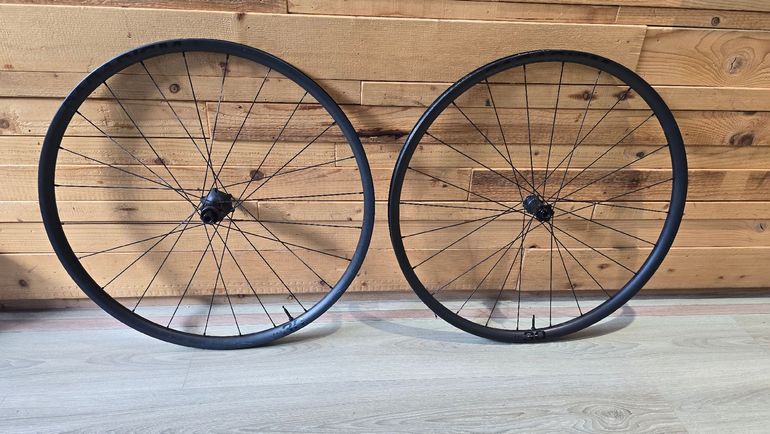 Used Bontrager Paradigm Pro 30 TLR Disc Road Wheel 2026 bike — image 4 of 4