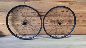 Used Bontrager Paradigm Pro 30 TLR Disc Road Wheel 2026 bike