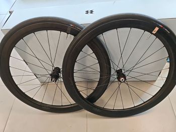 Used Fulcrum Wind 42 Carbon Disc Wheelset bike — image 3 of 3