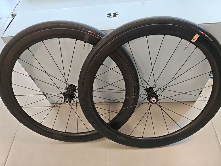 Used Fulcrum Wind 42 Carbon Disc Wheelset bike — image 3 of 3
