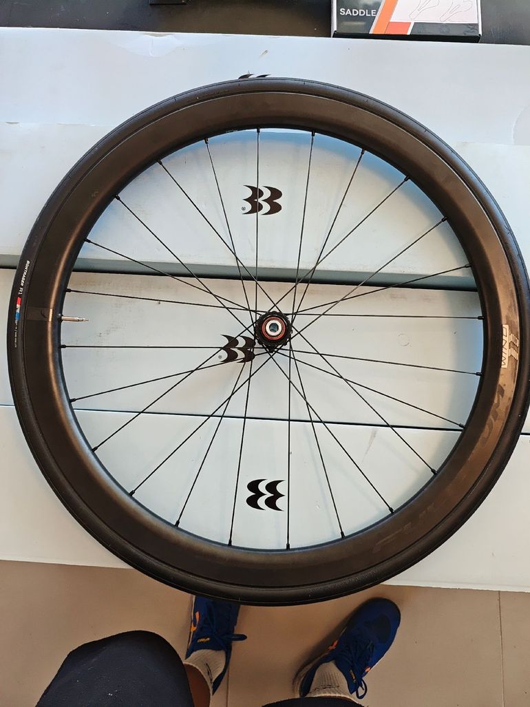 Used Fulcrum Wind 42 Carbon Disc Wheelset bike — image 1 of 3