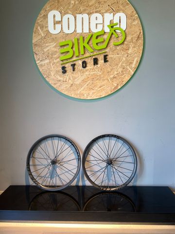 Syncros Silverton SL 30mm Wheelset 2022 bike usato — immagine 1 di 6