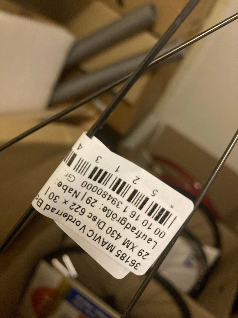 Used Mavic XM 430 29" 32 Hole Deore XT HB-M8010-B Centerlock Boost bike — image 3 of 4