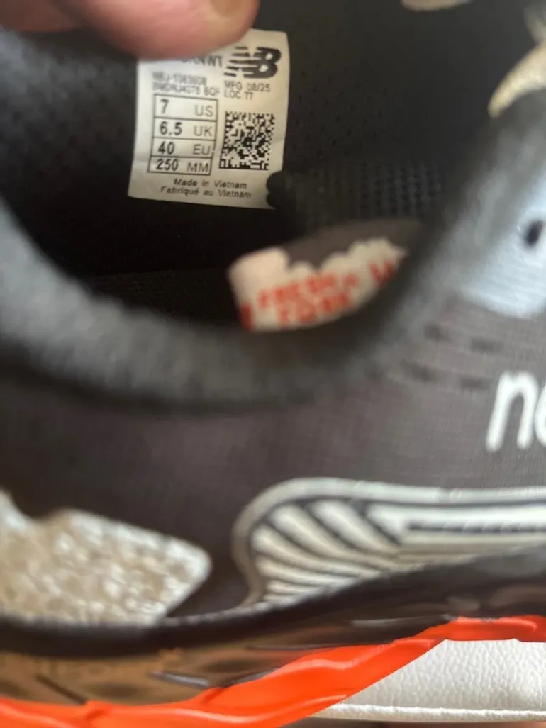Used New Balance Running Shoes Size 40 bike — image 6 of 6