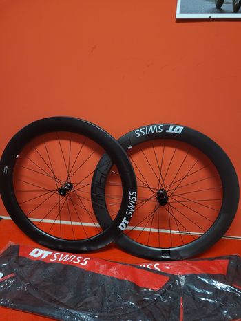 Used Dt Swiss ARC 1400 DICUT 62 Carbon Disc Wheelset 2025 bike