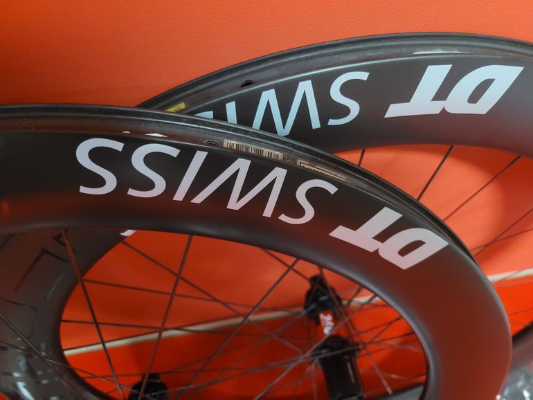 Used Dt Swiss ARC 1400 DICUT 62 Carbon Disc Wheelset 2025 bike — image 4 of 4