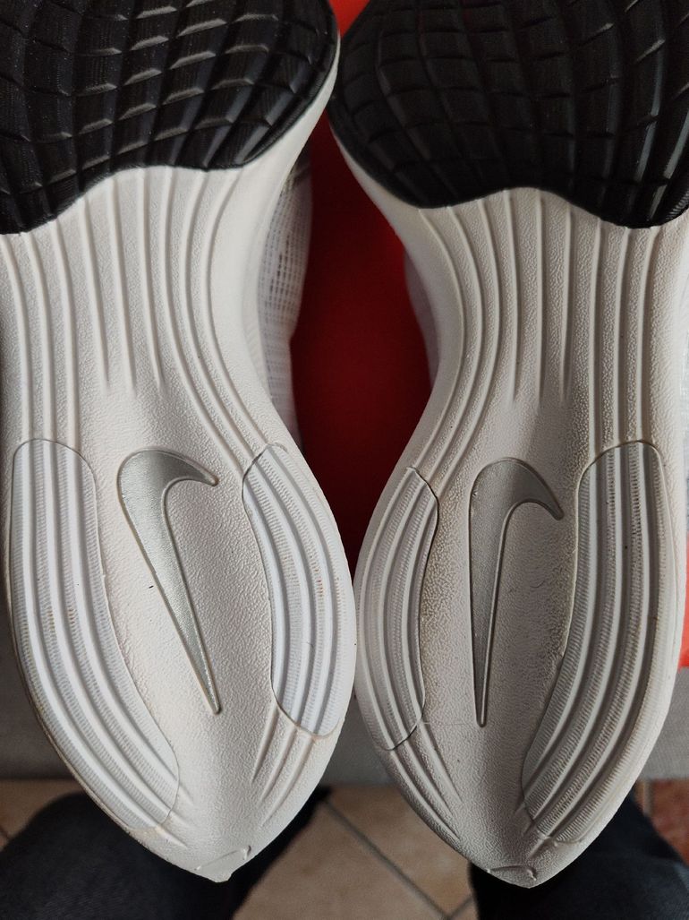 Used Nike ZoomX Vaporfly Next 2 bike — image 5 of 10