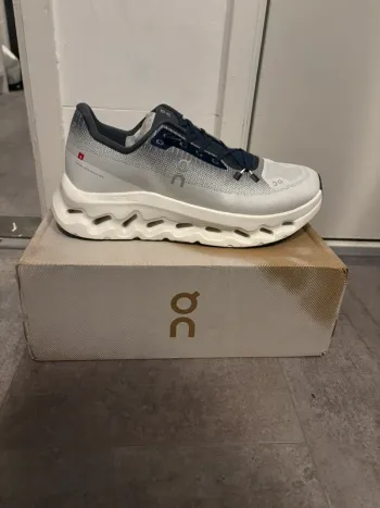 Used White On Cloud bike