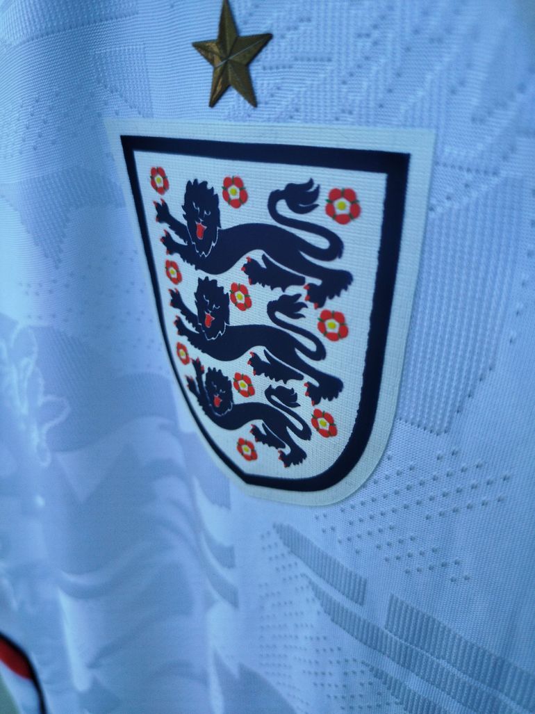 Used Nike Maillot de l'Angleterre 2026 bike — image 4 of 7