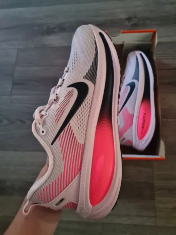 Brugt Nike Vomero 18 bike — billede 4 af 9