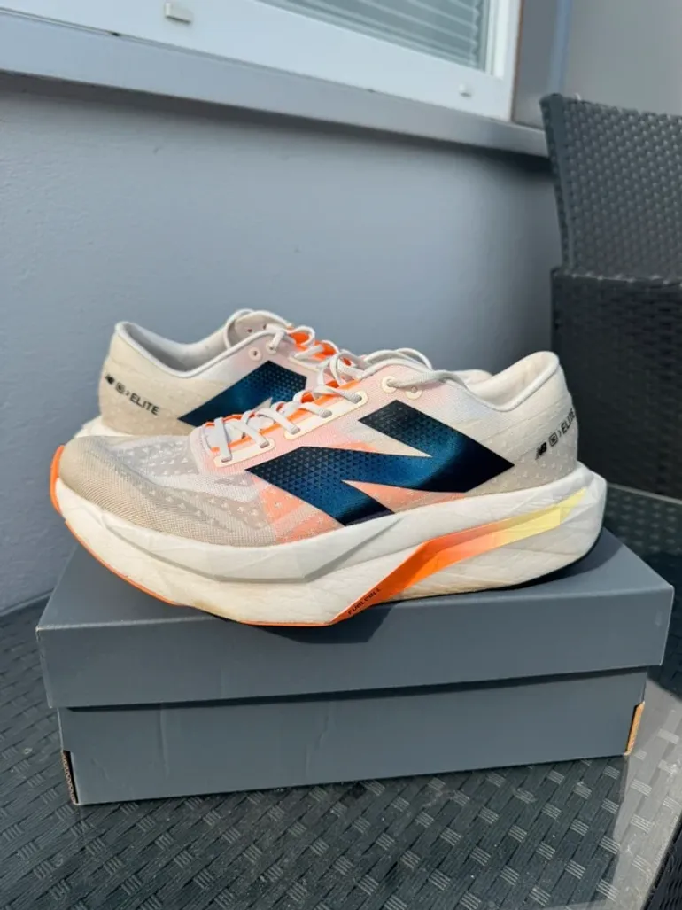 Used New Balance FuelCell SuperComp Elite v4 bike — image 10 of 13