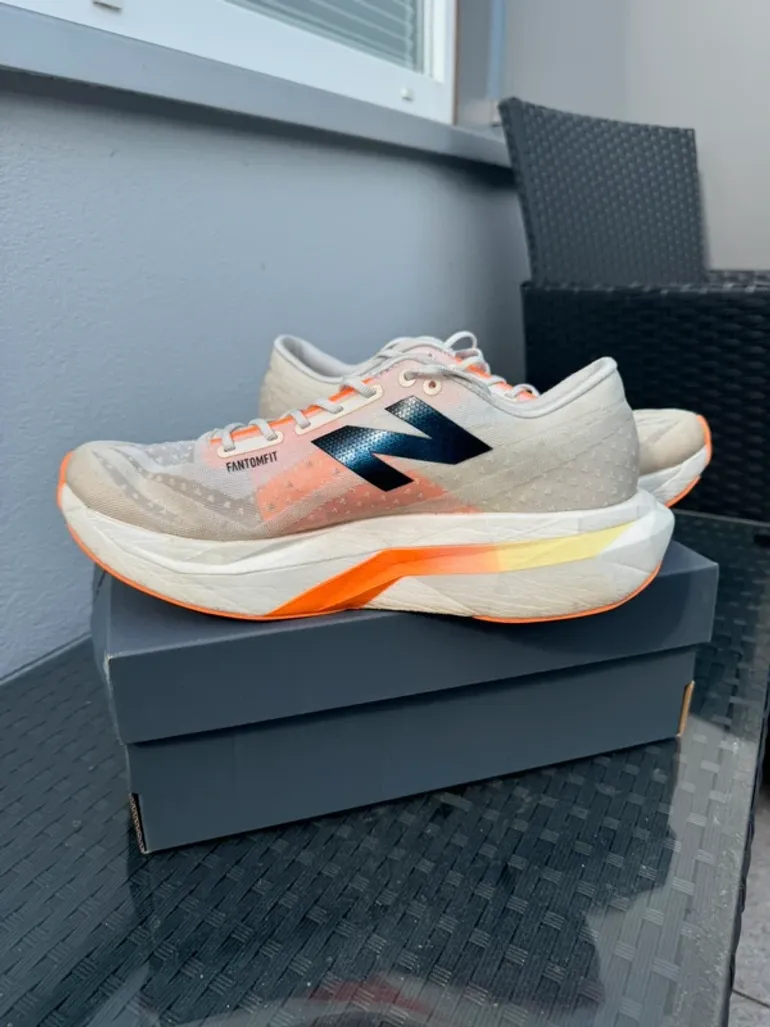 Used New Balance FuelCell SuperComp Elite v4 bike — image 11 of 13