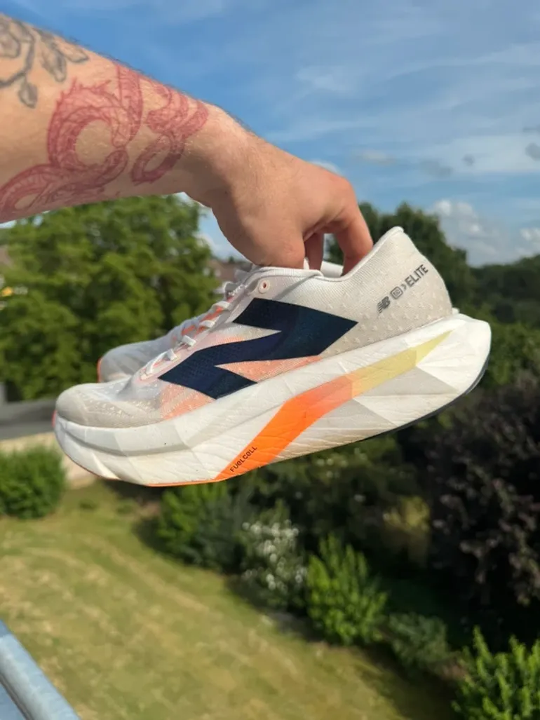 Used New Balance FuelCell SuperComp Elite v4 bike — image 2 of 13