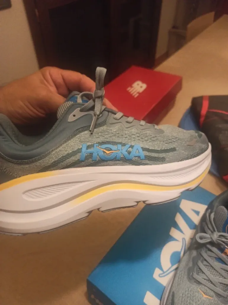 Used Hoka Bondi 9 wide bike — image 4 of 10