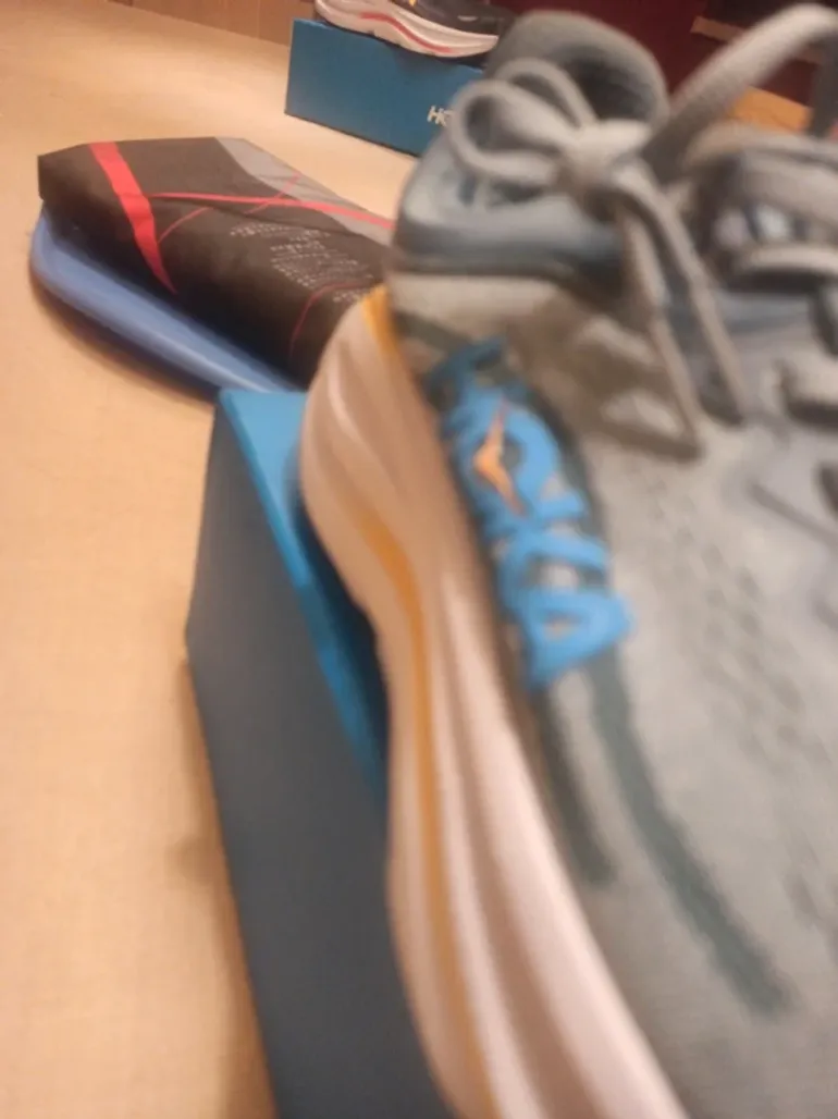 Used Hoka Bondi 9 wide bike — image 9 of 10