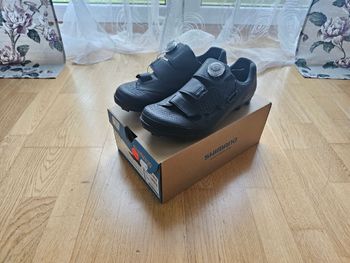 Used Shimano SH-XC502 bike