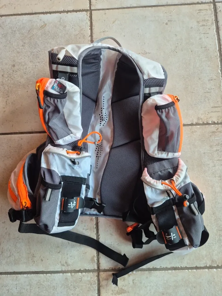 Brugt Zipp Raidlight Ultra Vest Olmo 12L bike — billede 2 af 4