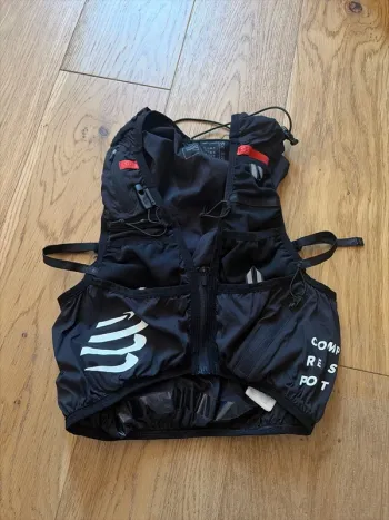 Käytetty Compressport ultrun s pack evo 15 bike