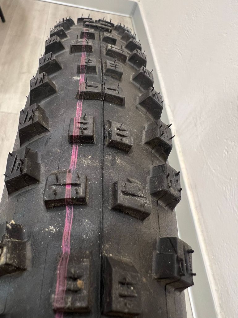 Used Schwalbe tacky chan bike — image 6 of 6