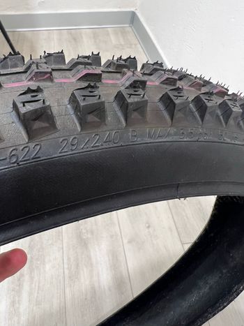 Used Schwalbe tacky chan bike — image 4 of 6