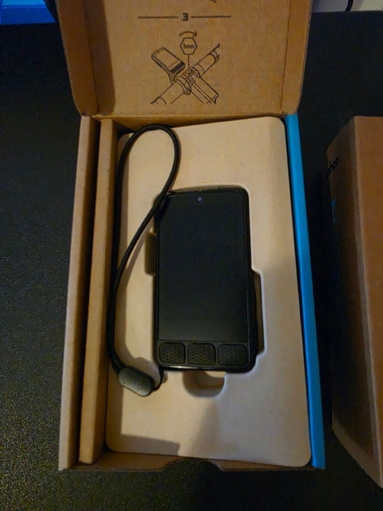 Used Wahoo ELEMNT ROAM V3 GPS Bike Computer 2025 bike — image 2 of 6