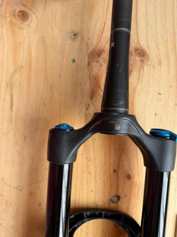 Used Fox 36 Performance Fork 160mm 2025 bike — image 6 of 6
