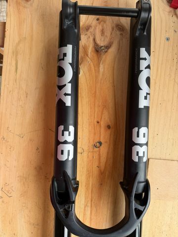 Used Fox 36 Performance Fork 160mm 2025 bike — image 2 of 6