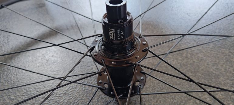 Used Hunt Wheels 4Season All-Road LRS Trekking, Gravel (12x100mm/12x142mm) bike — image 4 of 5
