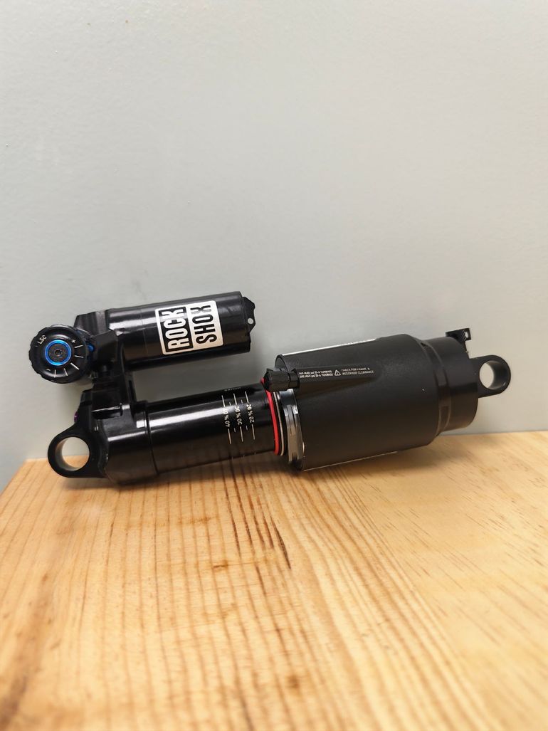 Brugt RockShox Vivid C1 210x55 2025 bike — billede 1 af 6