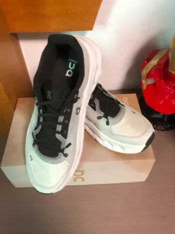 Used White Cloudtilt bike