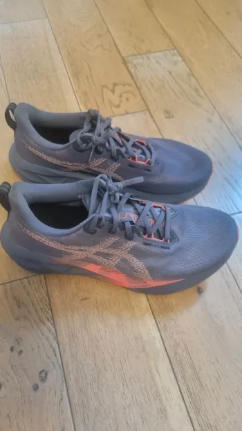Brugt Asics Novablast 5 bike