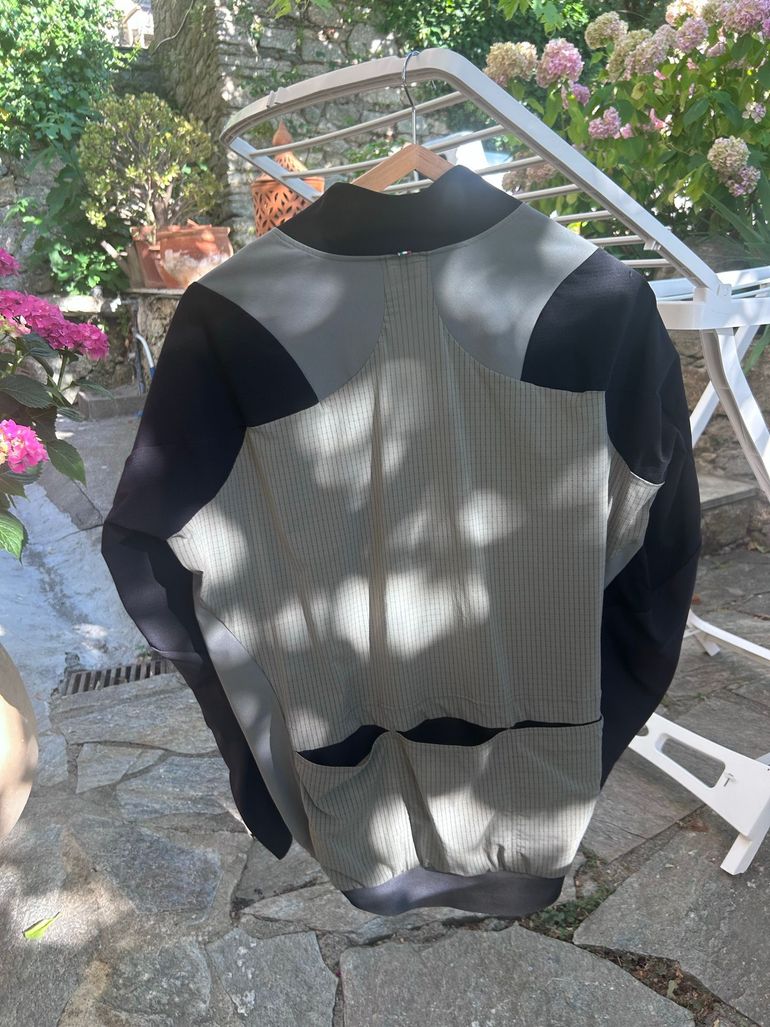 Used Q36.5 Maillot Manches Longues bike — image 2 of 4