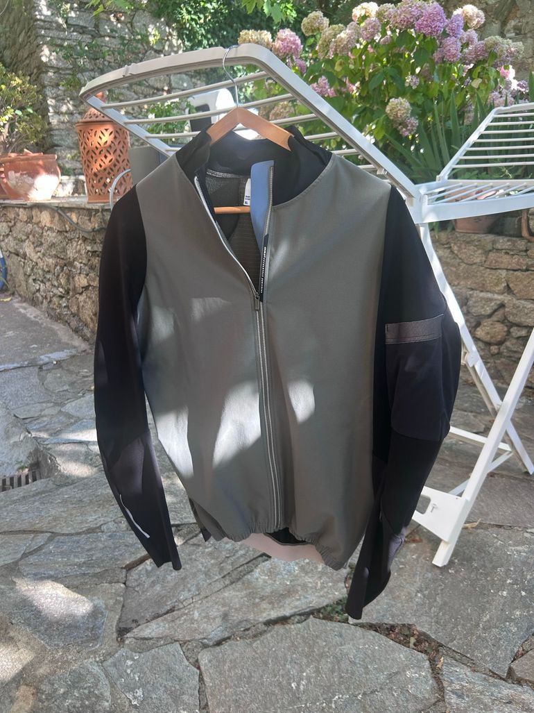 Used Q36.5 Maillot Manches Longues bike — image 1 of 4