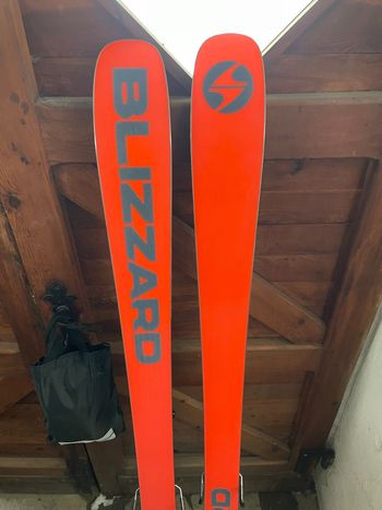 Käytetty Blizzard Hustle 9 172 cm with Marker Alpinist Bindings and Skins 2025 bike — kuva 7 / 8