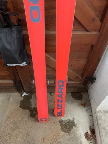 Käytetty Blizzard Hustle 9 172 cm with Marker Alpinist Bindings and Skins 2025 bike — kuva 4 / 8