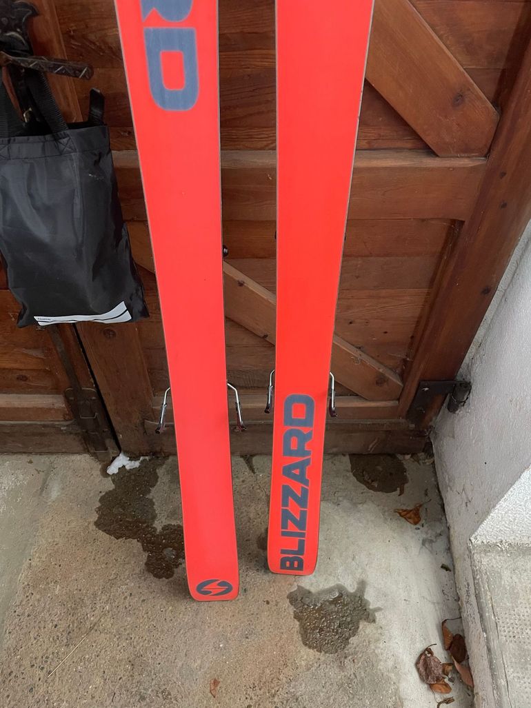 Käytetty Blizzard Hustle 9 172 cm with Marker Alpinist Bindings and Skins 2025 bike — kuva 4 / 8