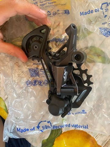 Gebrauchtes Shimano XT RD-M8100 Drivetrain & Pedals