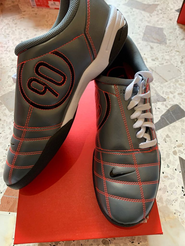 Used Nike Totale 90 Size 42 2026 bike — image 1 of 6
