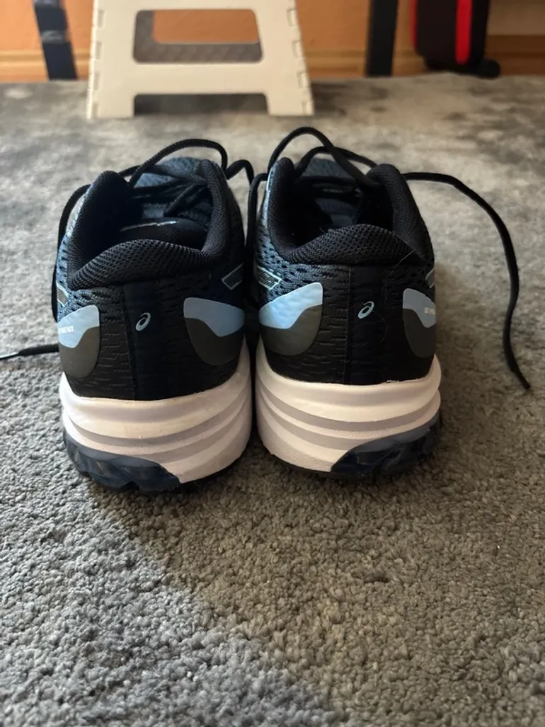 Brugt Asics Running Shoes bike — billede 6 af 6
