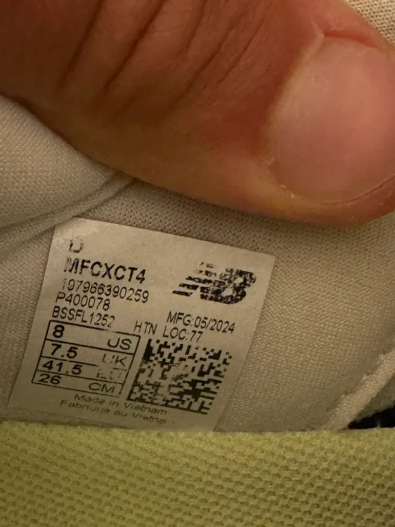 Used New Balance FuelCell Rebel v4 bike — image 2 of 5