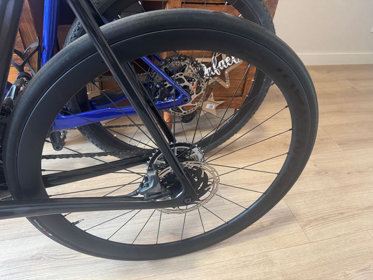 Gebrauchtes Bontrager Aeolus Pro 37 TLR Disc Road Wheel 2023 bike — Bild 2 von 4