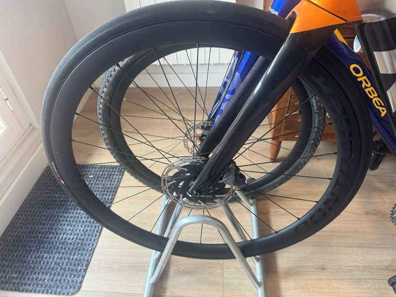 Gebrauchtes Bontrager Aeolus Pro 37 TLR Disc Road Wheel 2023 bike — Bild 1 von 4