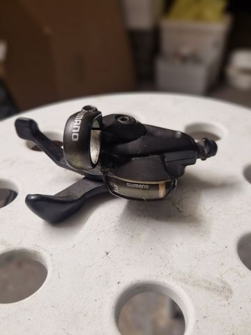 Shimano Acera/Alivio SL-MC20 3 speed Left Drivetrain & Pedals d'occasion