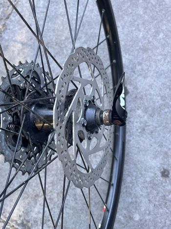 Used Giant wheelset 26 inch (old) QR 9x100 / 9x135 bike — image 5 of 11