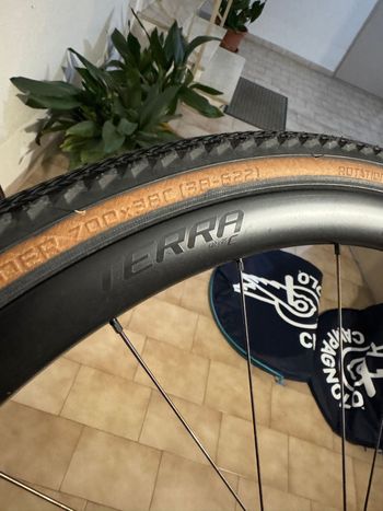 Käytetty Specialized Terra C Carbon Wheelset 2024 bike — kuva 8 / 11