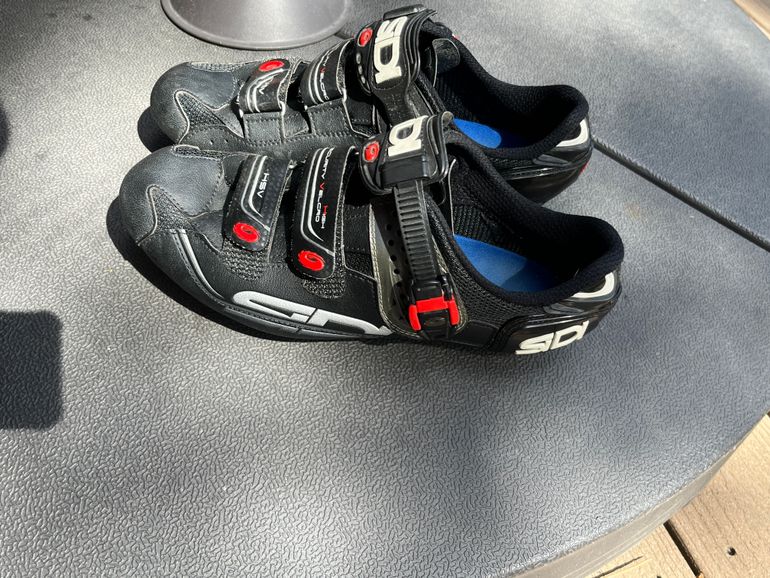 Used Sidi Genius Road Bike Shoes Men's 44M 10.5 Wide 2018 bike — image 2 of 5
